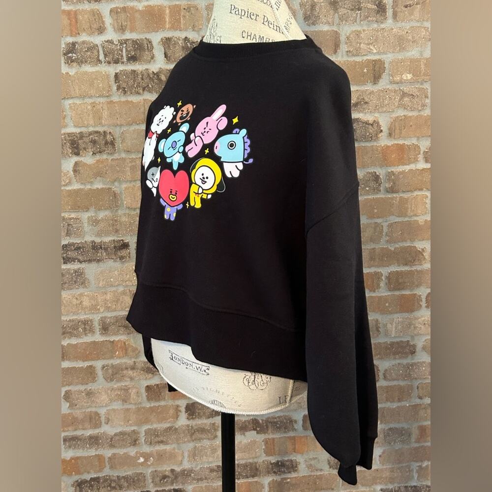 Rare BTS BT21 sweatshirt pullover small women’s US 6/8 black crewneck - Picture 2 of 11